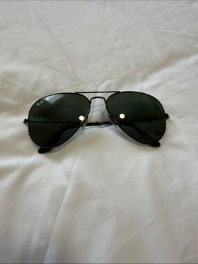 Ray-Ban Aviator Sunglasses - Black Frame with Green Lenses